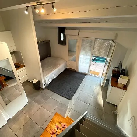 équipé Village Naturiste à 100 M